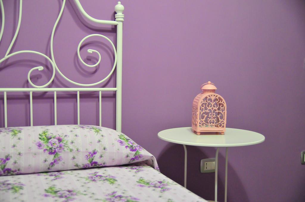 B&B Ingiropernapoli الغرفة الصورة