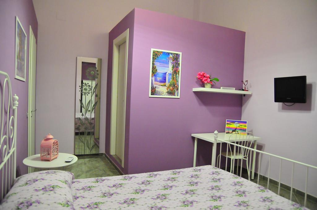B&B Ingiropernapoli الغرفة الصورة