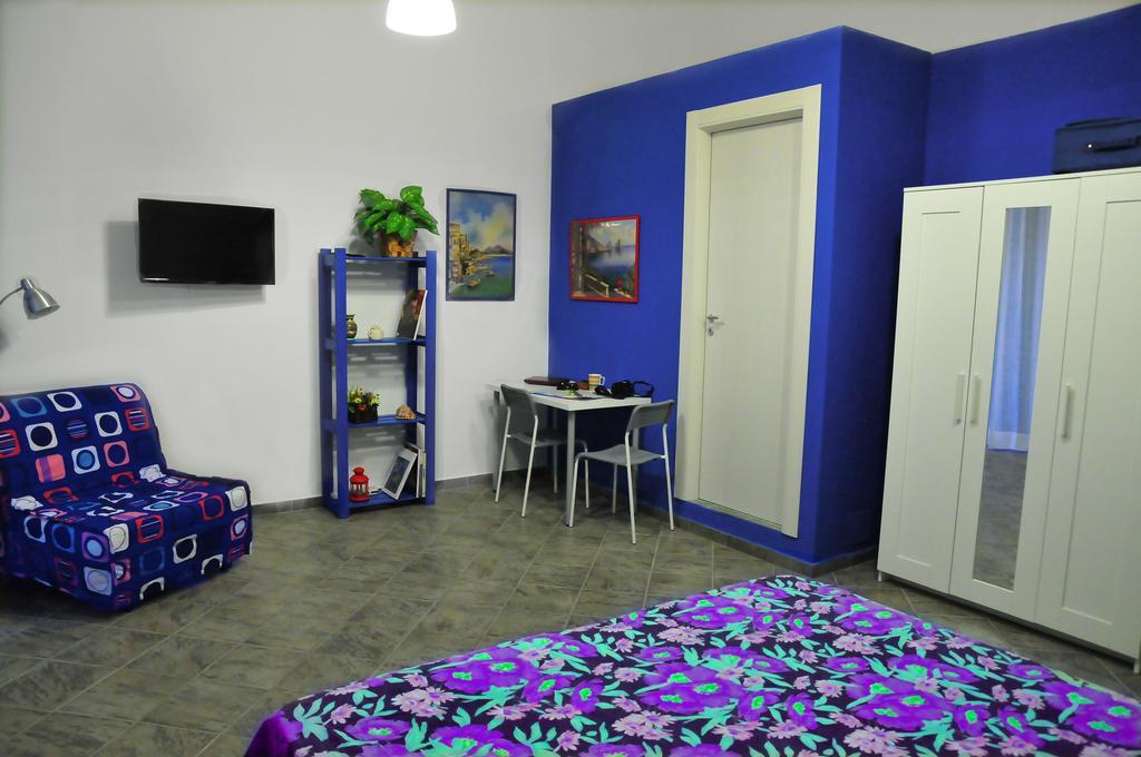 B&B Ingiropernapoli الغرفة الصورة