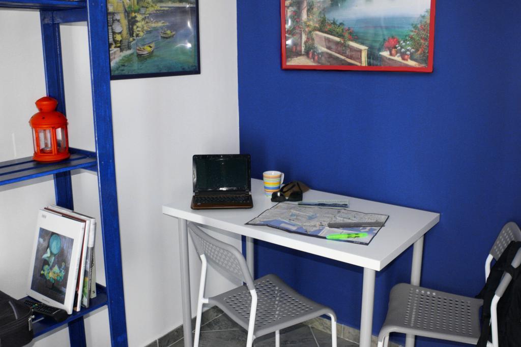 B&B Ingiropernapoli الغرفة الصورة