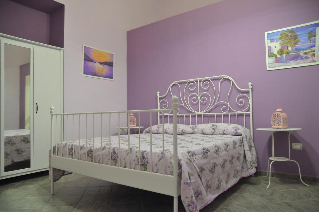 B&B Ingiropernapoli الغرفة الصورة