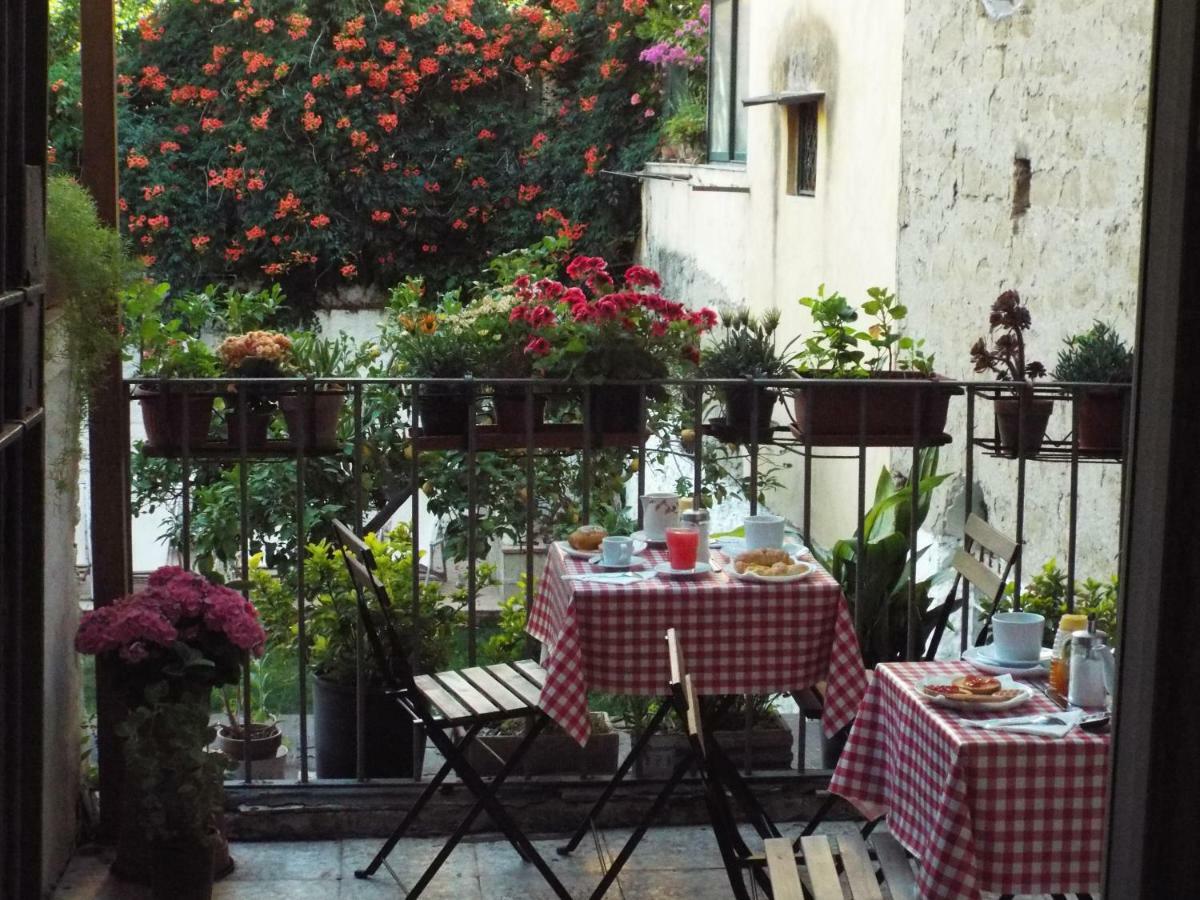 B&B Ingiropernapoli المظهر الخارجي الصورة